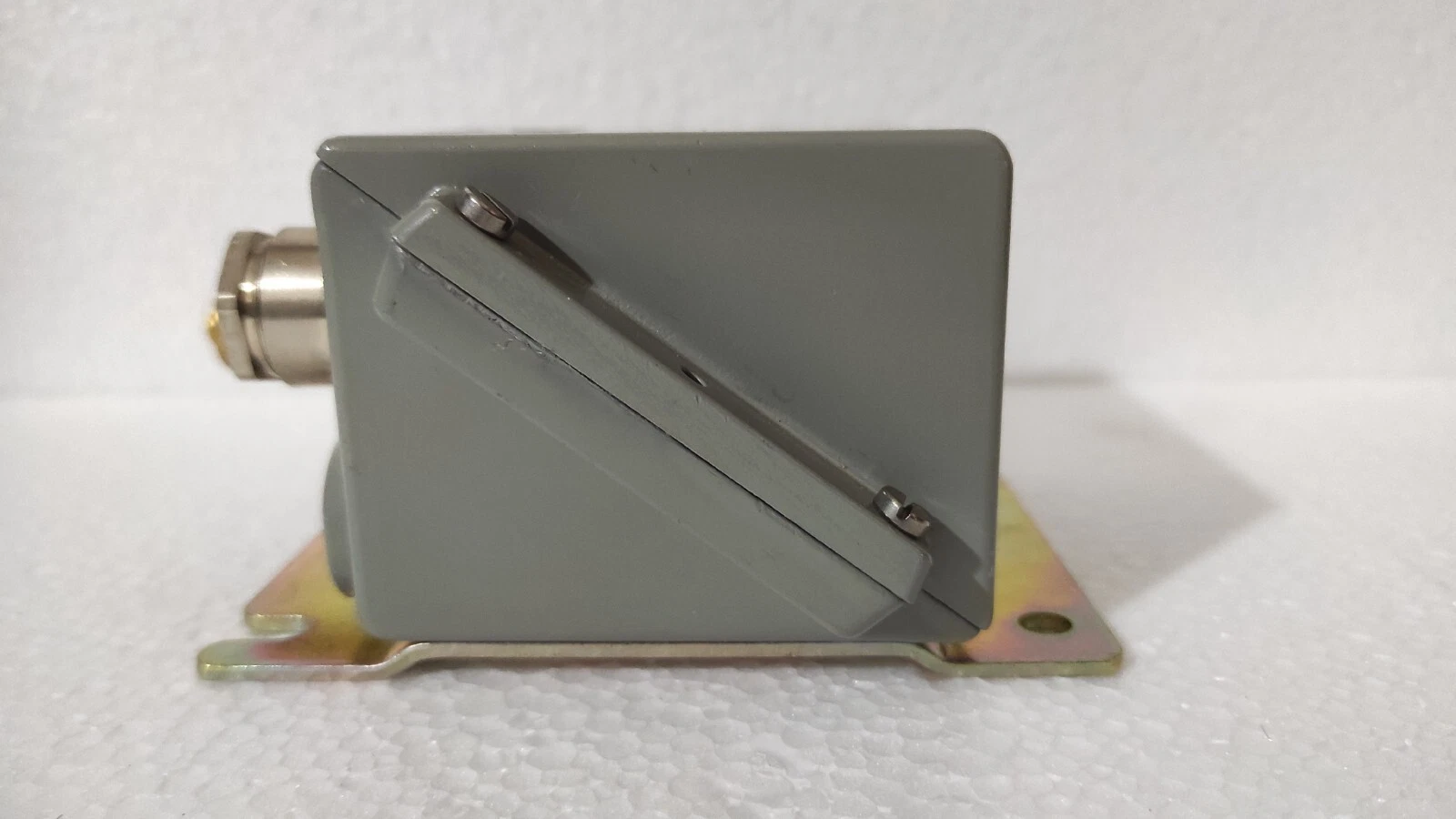 admin/uploads/uploads/danfoss kps 35 pressure control switch_3.webp